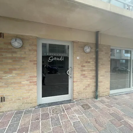 Penthousestudio Gaudi Met Zonneterras En Zicht Op Zee Appartamento Nieuwpoort