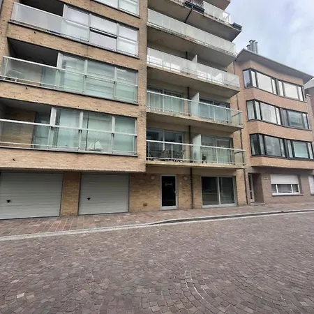 Penthousestudio Gaudi Met Zonneterras En Zicht Op Zee Appartamento Nieuwpoort